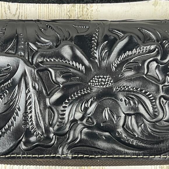 Women’s Tooled Italian Leather Black Clutch Wristlet Wallet - Picture 13 of 14